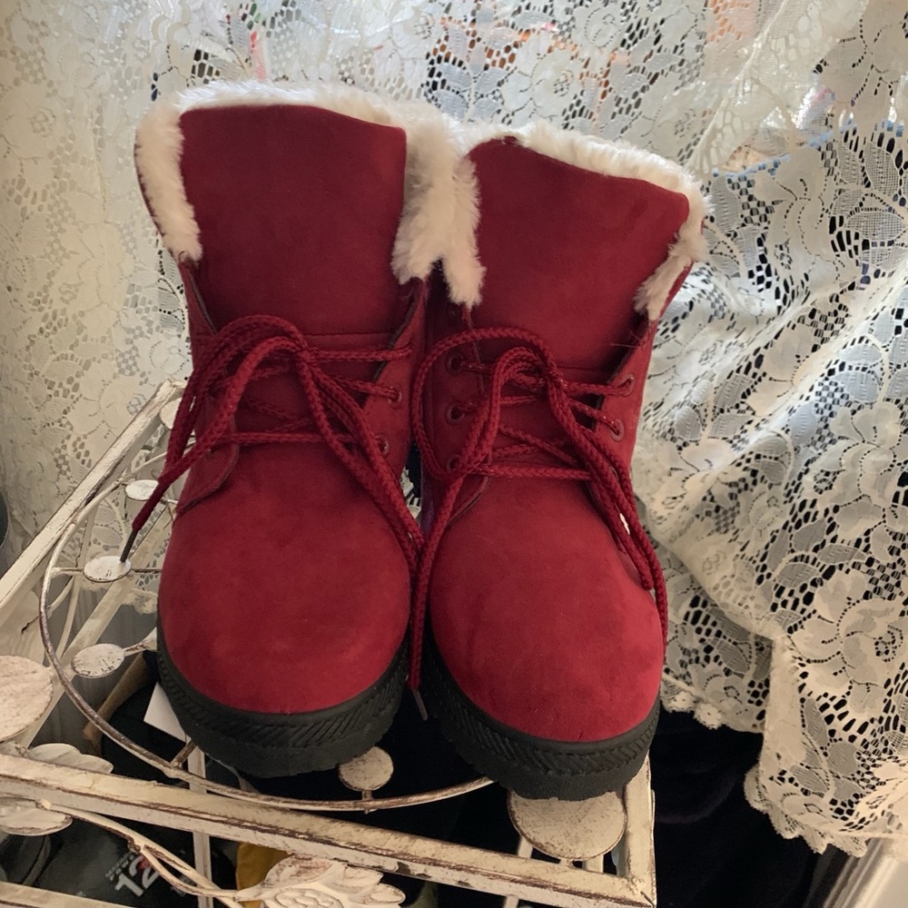 “SQL” Leather Plush Red/Wine Color Boots  Size 8.5   NWT